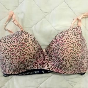 Victoria’s Secret T-Shirt Wireless Bra